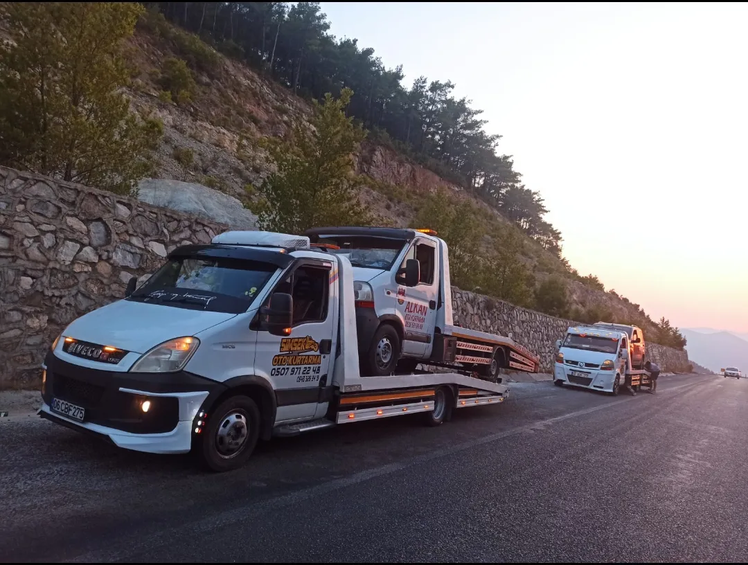 Şimşek Oto Kurtarma çekici yükleme operasyonu