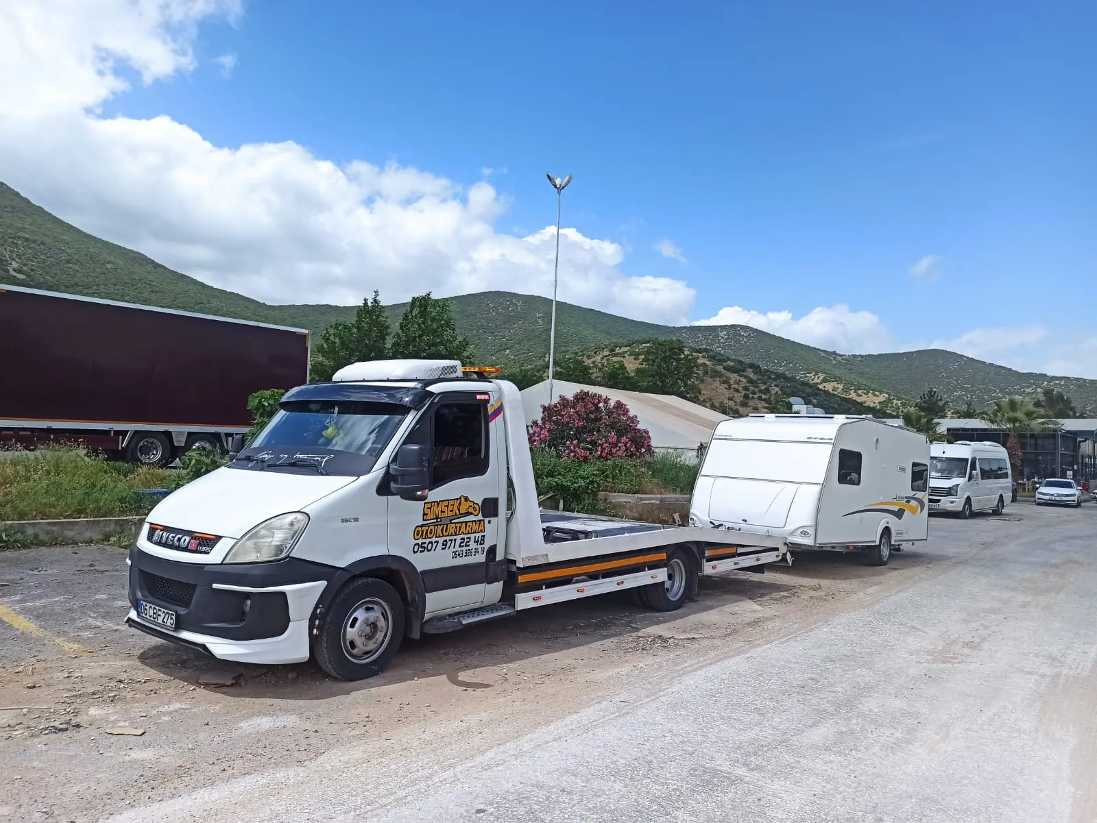 Karavan çekici ile güvenli taşıma