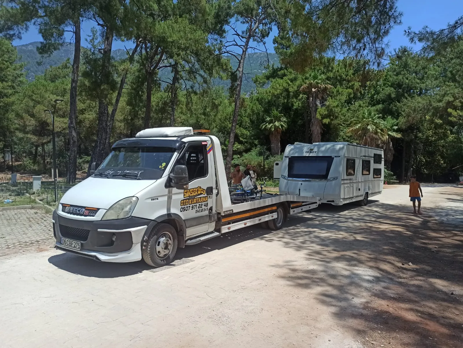 Karavan çekme ve taşıma hizmeti