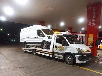 Büyük araç çekici ile güvenli taşıma
