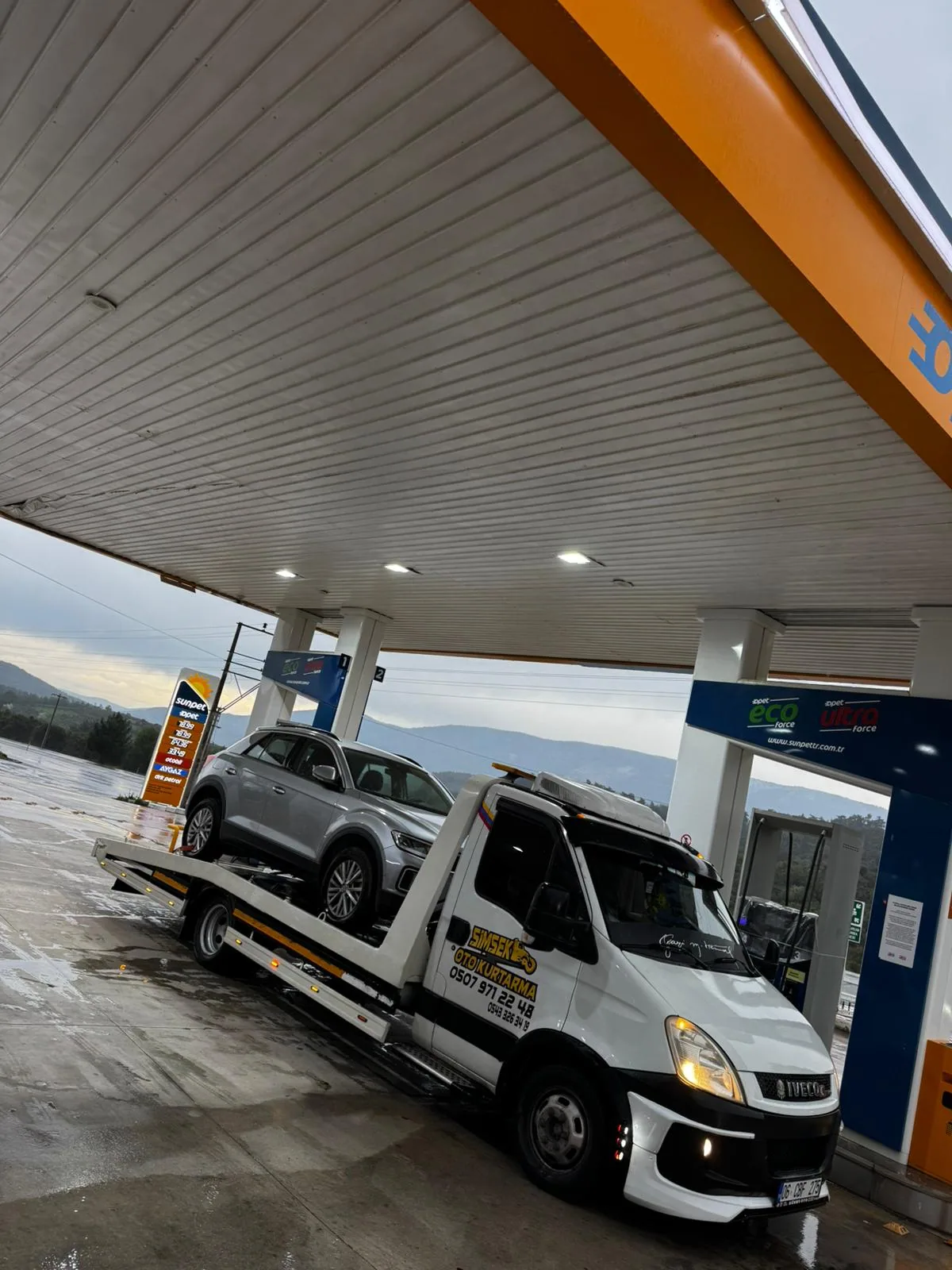 Şimşek Oto Kurtarma çekici ile araç taşıma